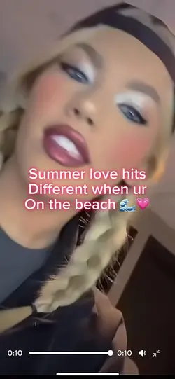 Beach vibes 🌊💗✌️