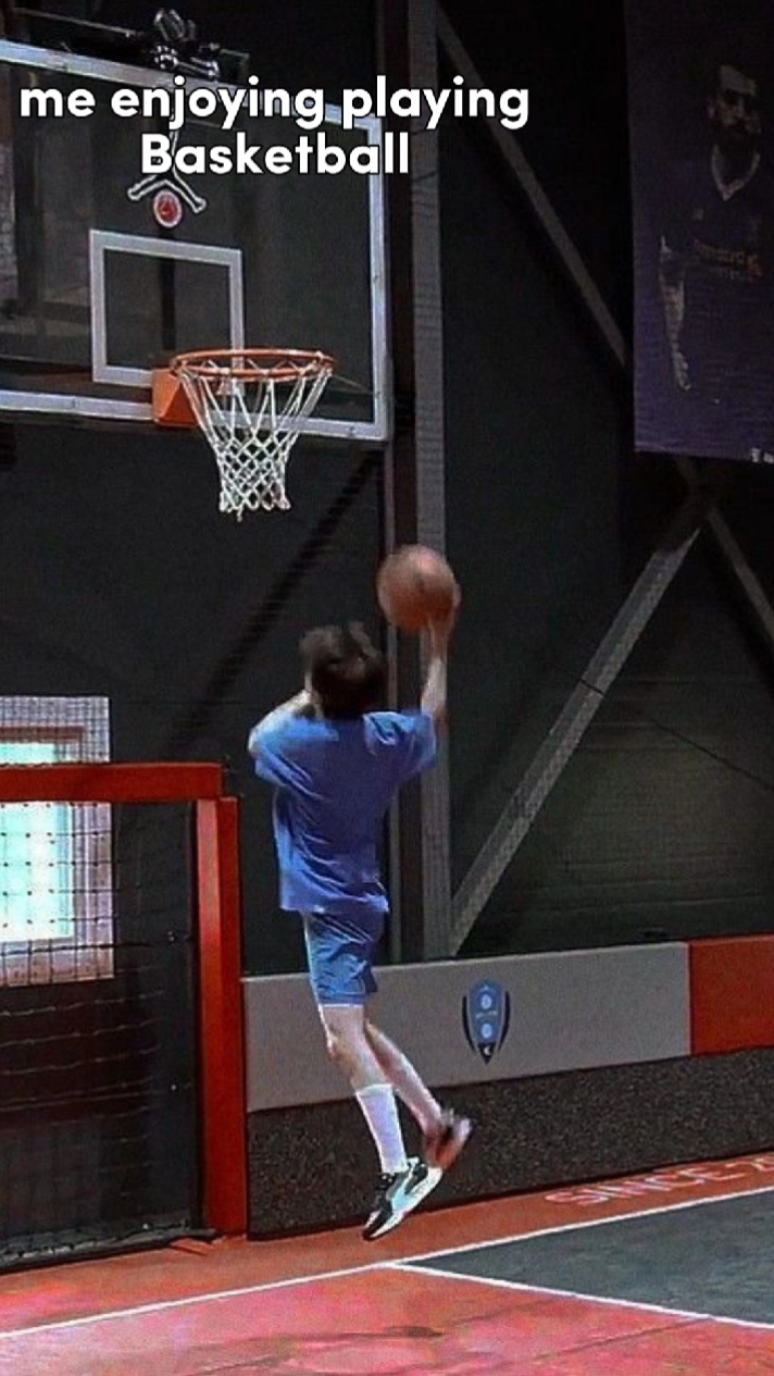 ME PLAYIN BASKETBALL