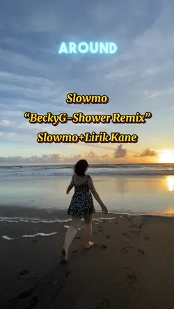 Slowmo BeckyG-Shower