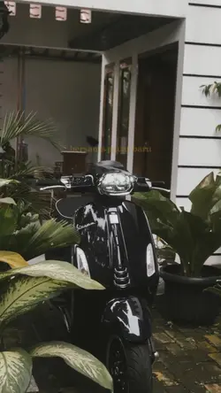 naik vespa keliling 
