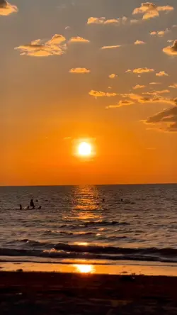 menikmati senja