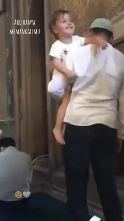 Aku hanya memanggil