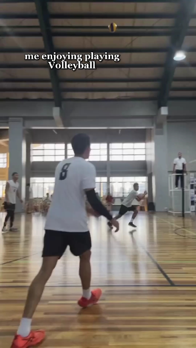 NAG-ENJOY NG VOLLEYBALL