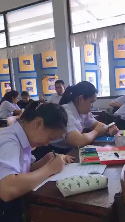 ชุดครุยมันสวยไหมลูก