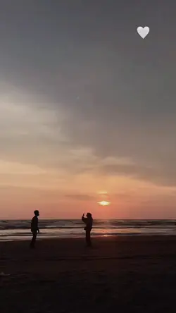 menikmati senja sore