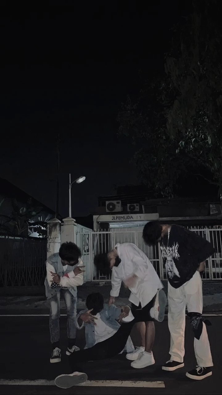 4 FOTO