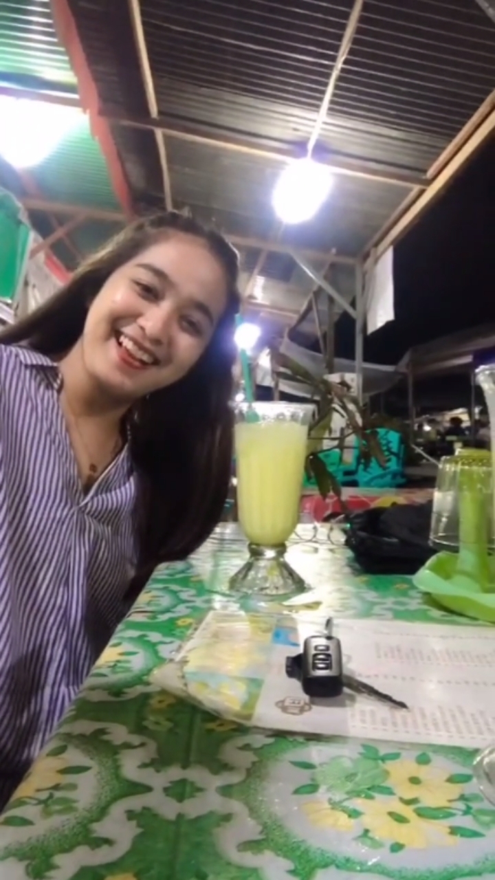 # TemplatHaluCowok