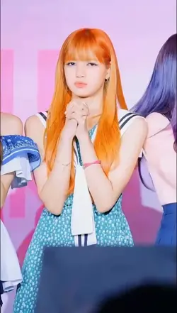 Lisa cute smile <3