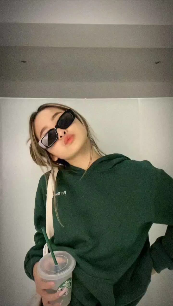 6 photos 