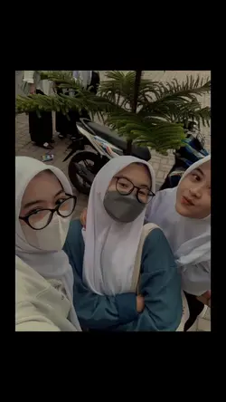 foto bareng teman ni
