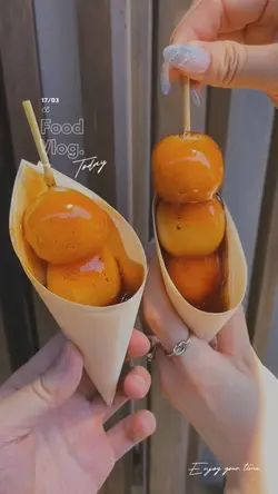 Food vlog.