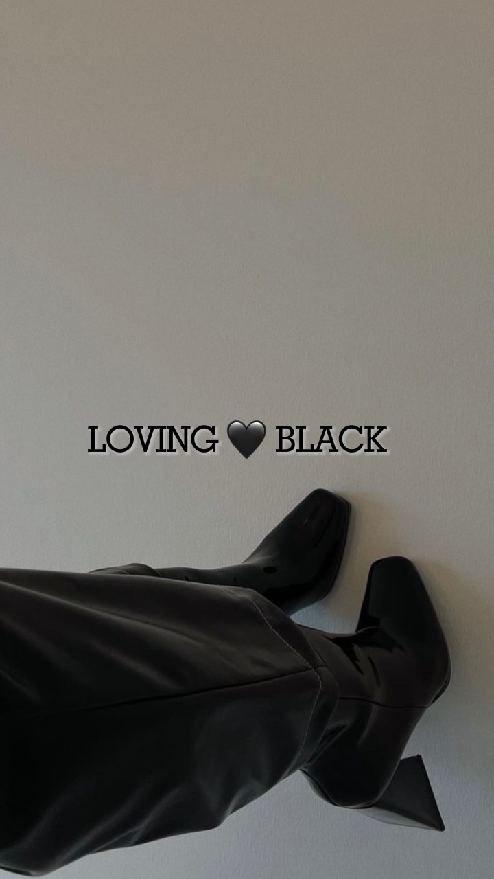 LOVING🖤BLACK