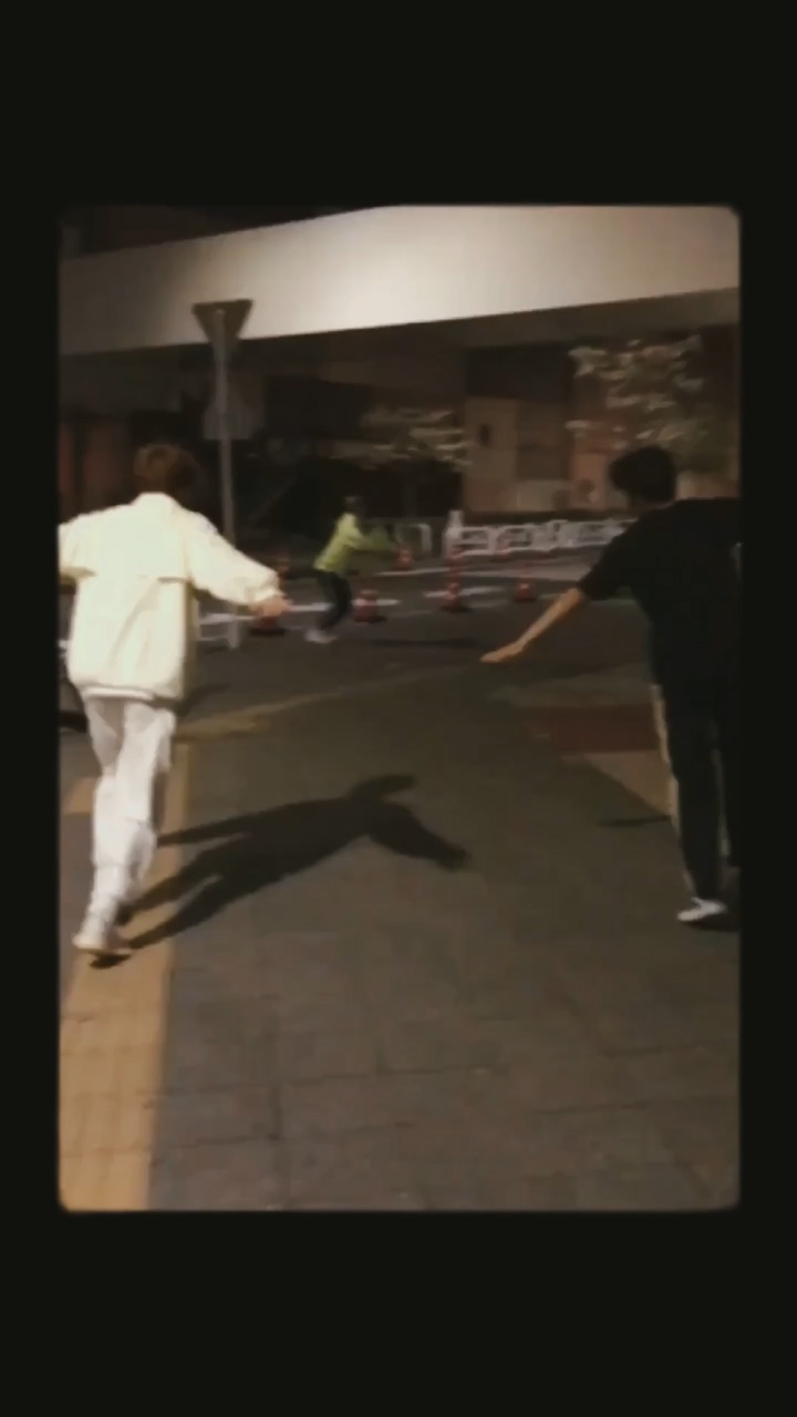 Ngayon random na w / frame