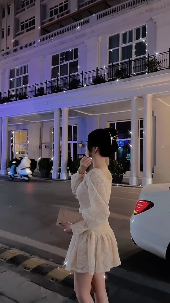 Mẫu nhẹ nhàng bling