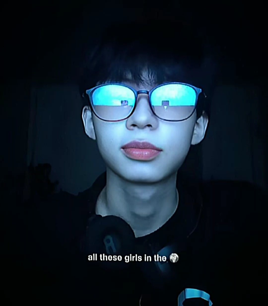#Girl version/blur