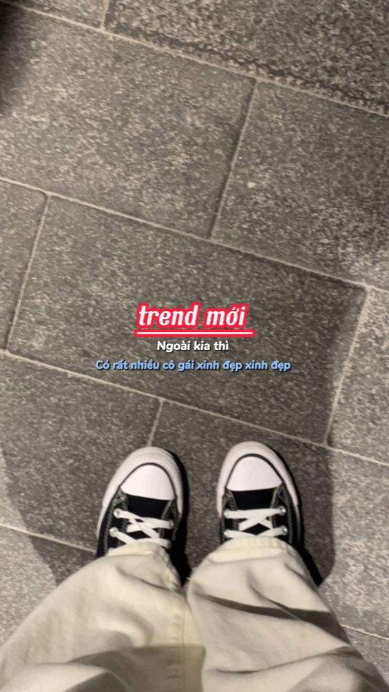 ngoài kìa itu 