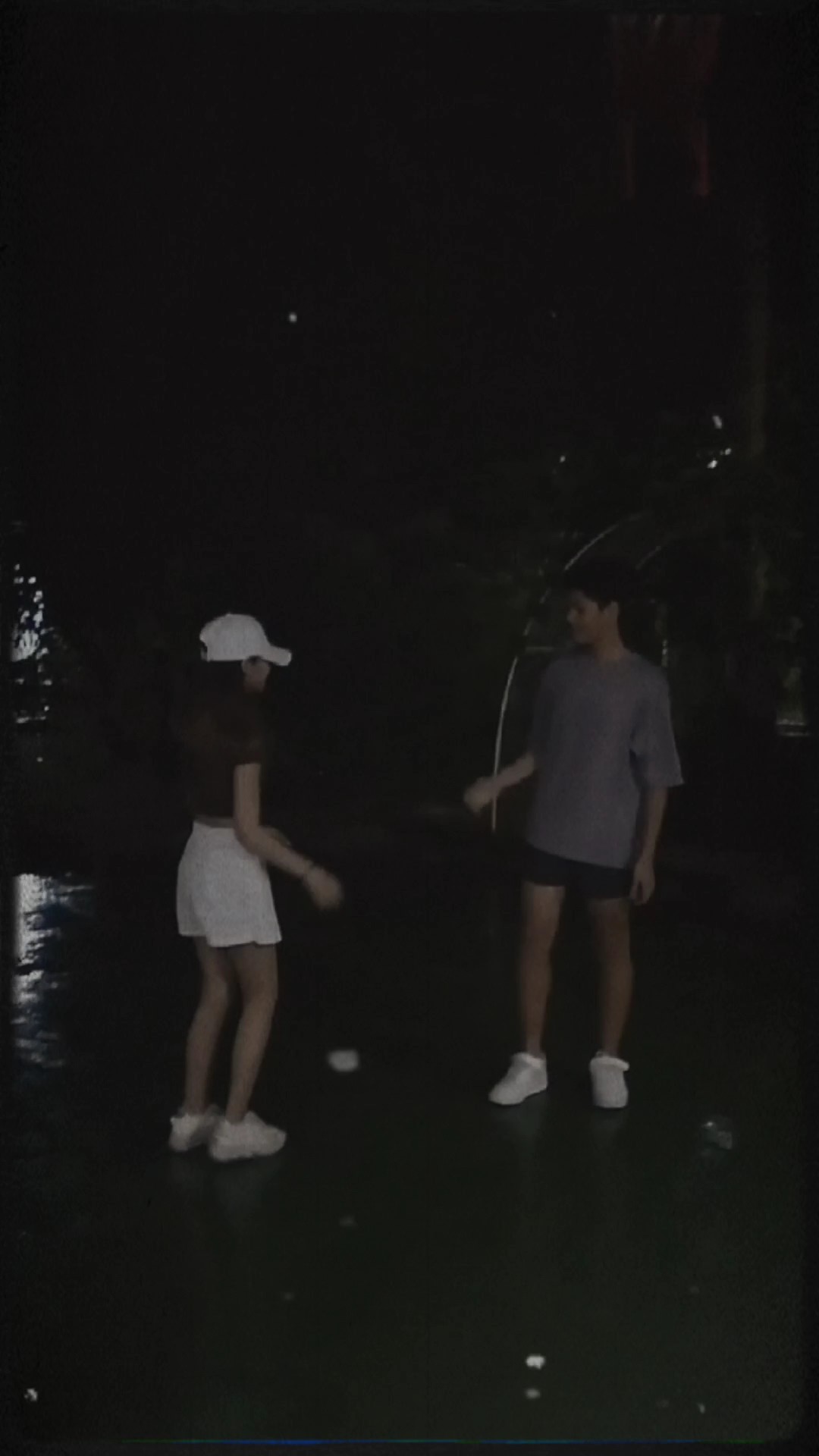 Yakap sa dilim