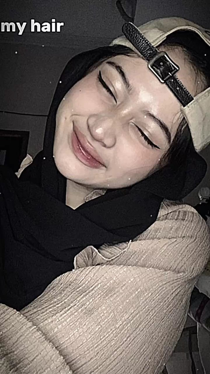 saçlarım kıyafetim 