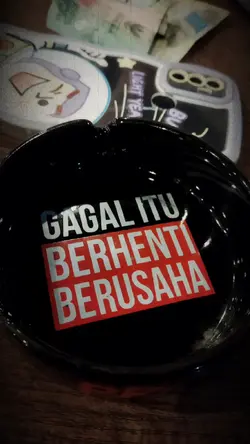 hadapidengansenyuman