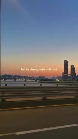 Hai ta chung 1 mái
