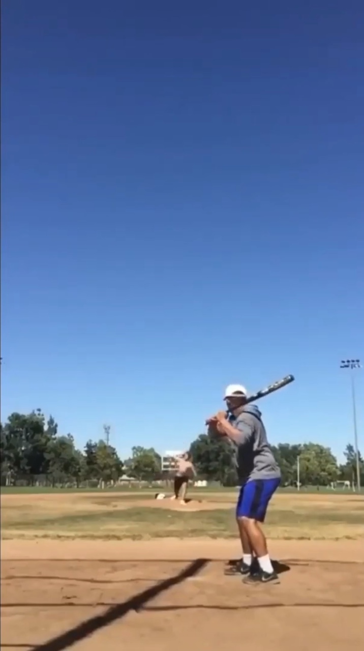 Nagulat na Estilo ng TikTok ng Bola