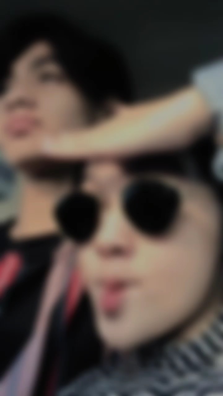 8 FOTO | VERSI BLUR