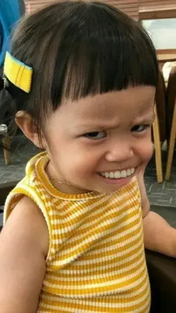 Senyum donk cil