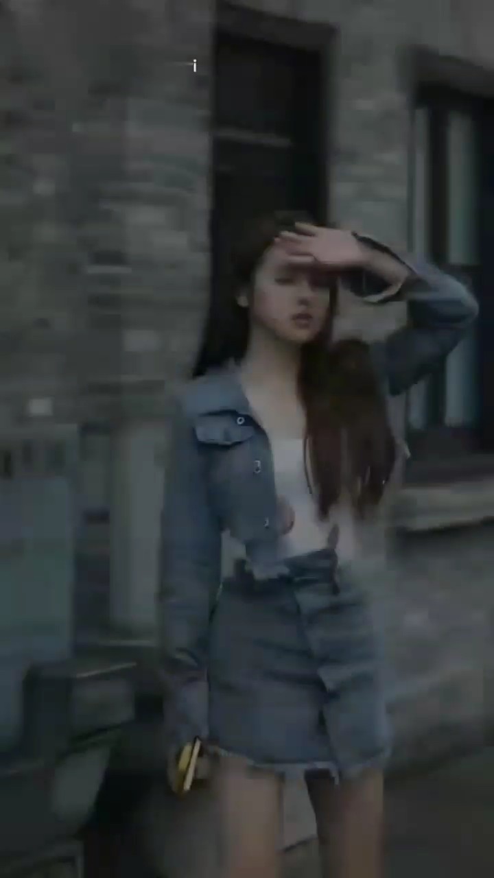 latina Slowmo