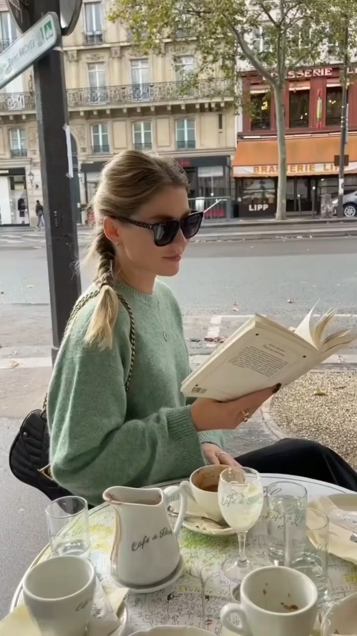 8 photos/videos 