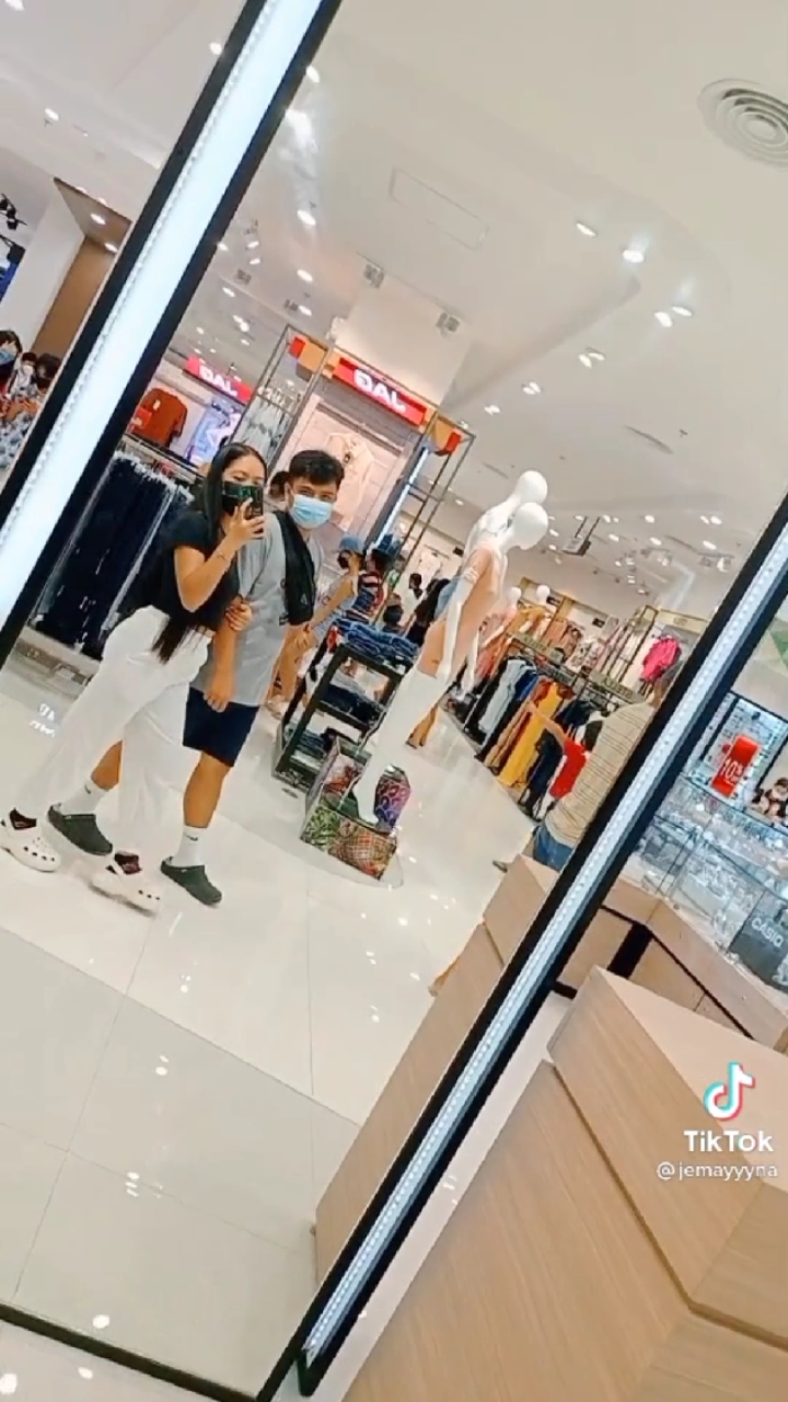 #WalkMirrorTrend