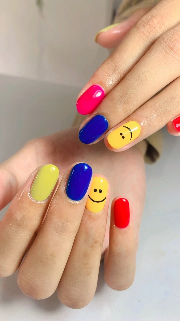 Nails 