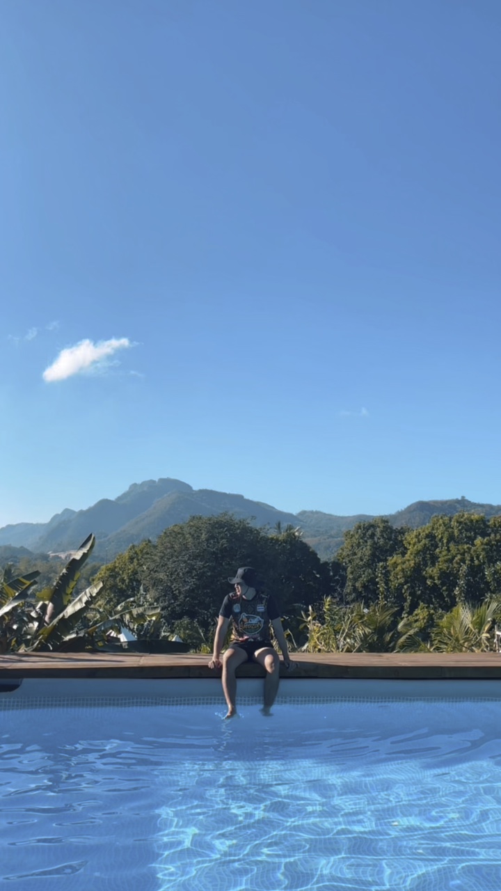 Cam no acampamento. 🏕️