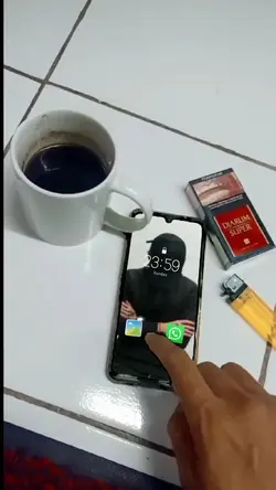 Scroll hp musiknya