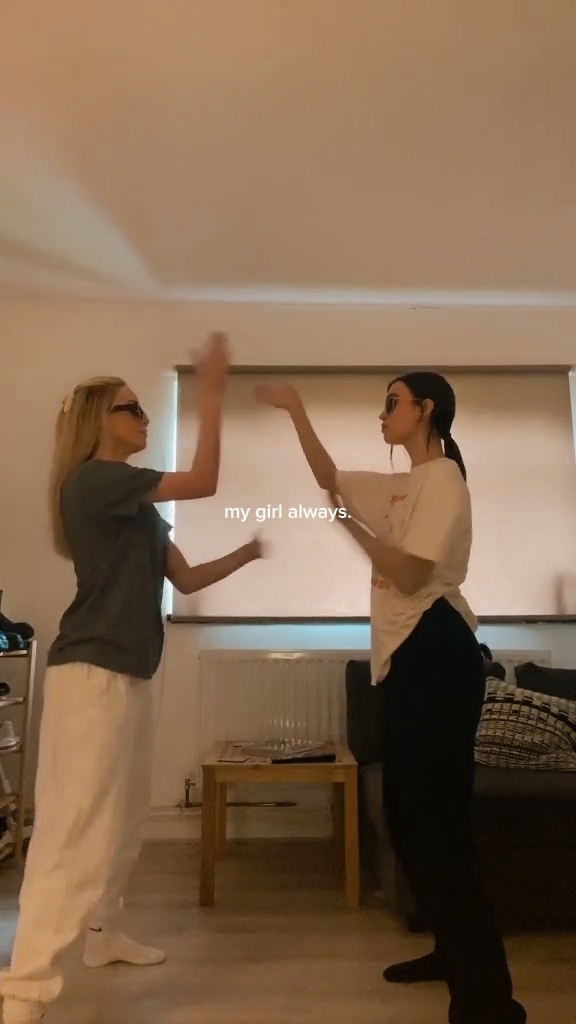 Mi chica siempre.