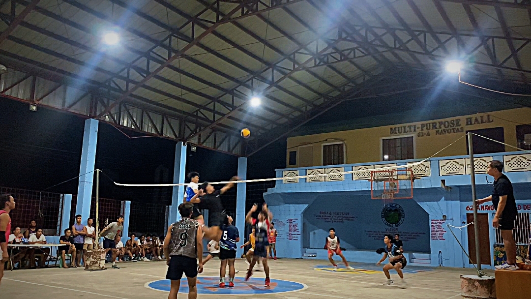 VOLLEYBALL 