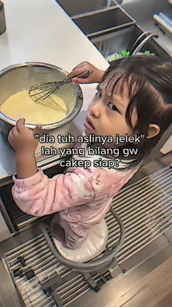 DIA TUH ASLINYAJELEK