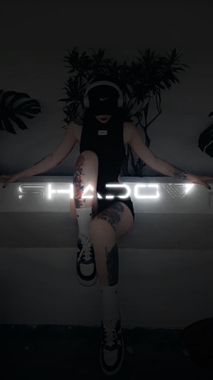 Lirik neon
