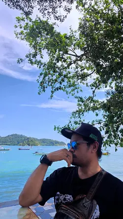 cermin matanya