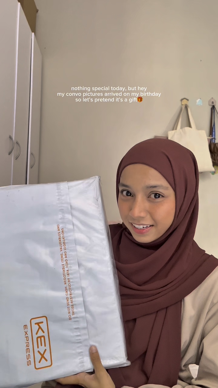 Unboxing bday gift
