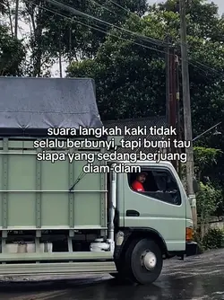 suara langkah kaki 