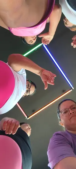 #felisdiadasmaes