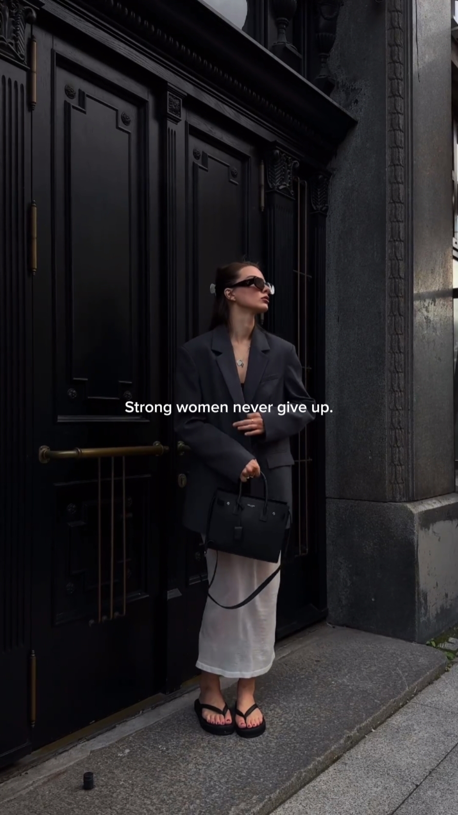 Las mujeres fuertes nunca