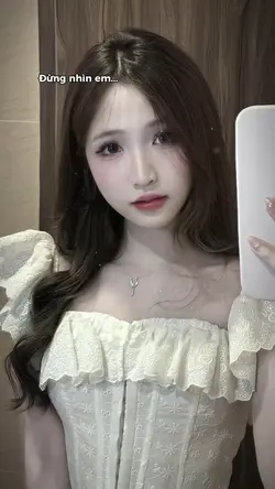 Đừng nhìn em