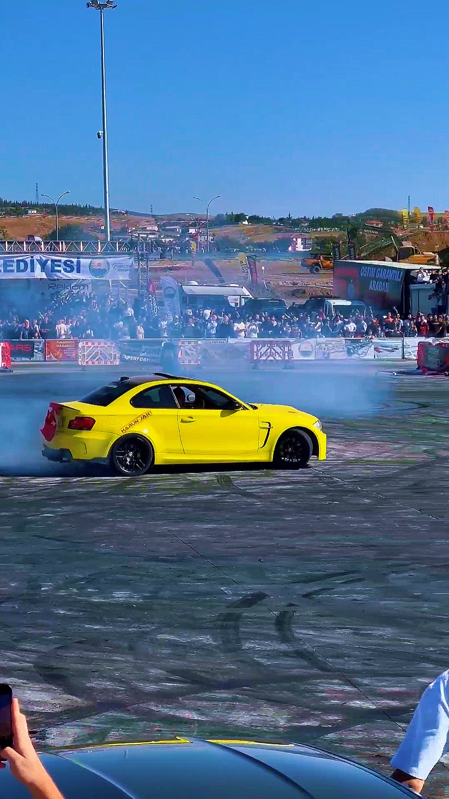 sinematik mobil drift 