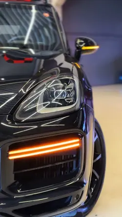 Luxury Car Clips