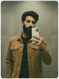 Sketch‑flip Professional Selfie
