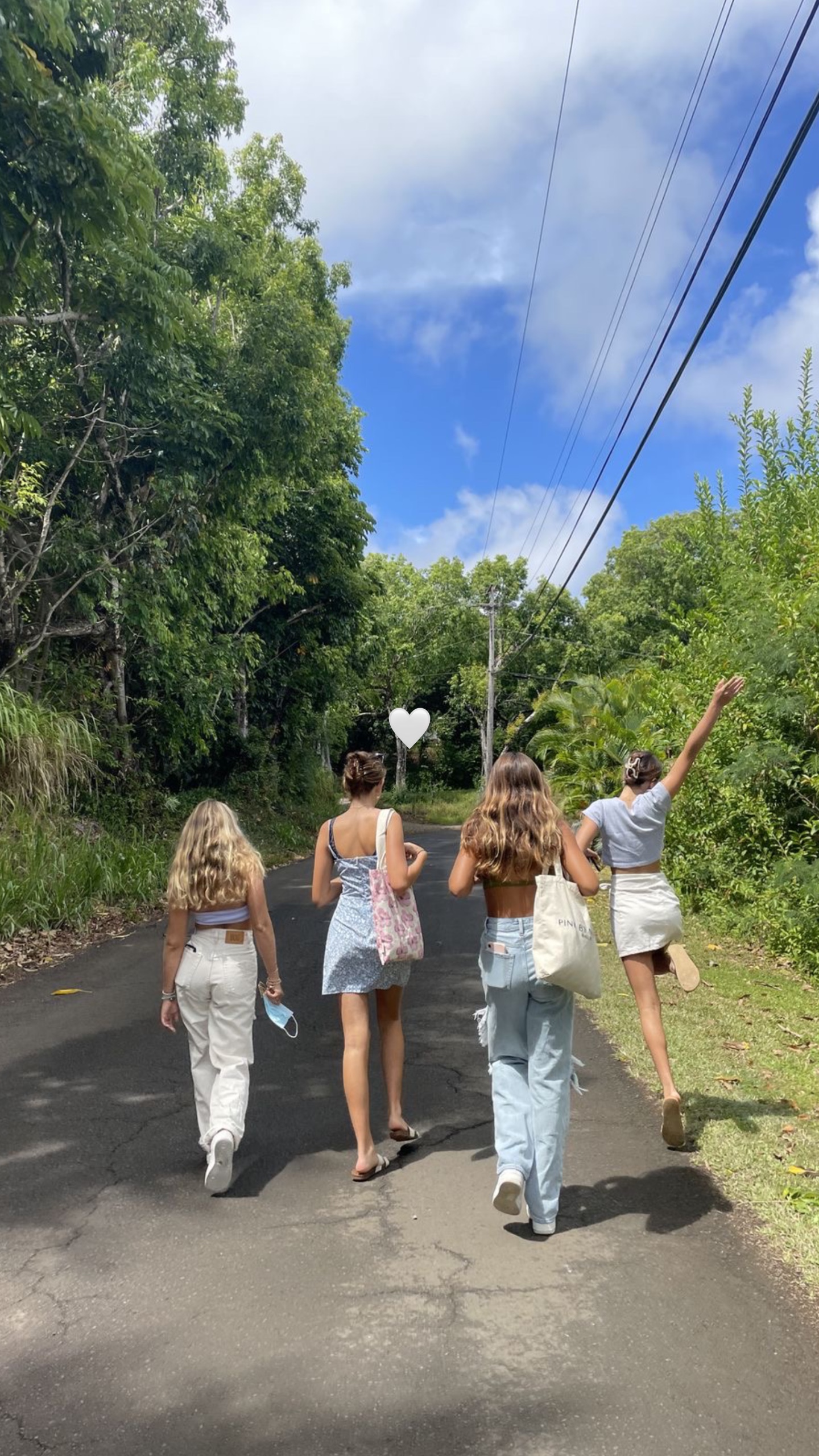 my girls🤍