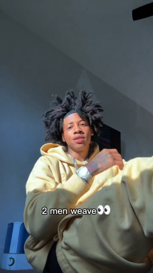 2 men weave