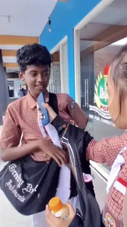 kamu ngapain sih