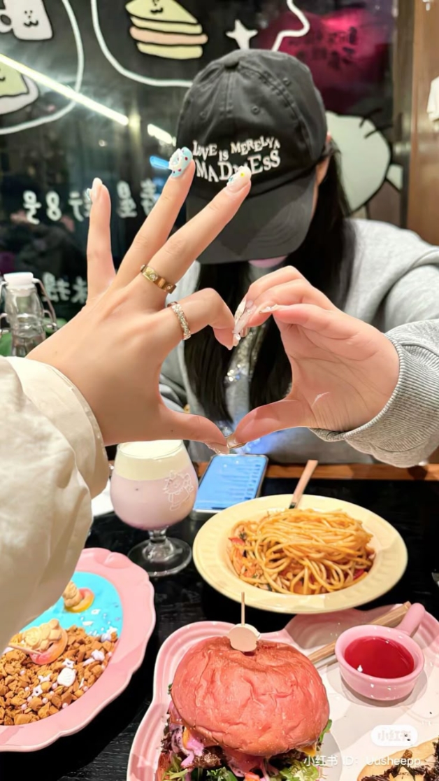 photo girls cafe
